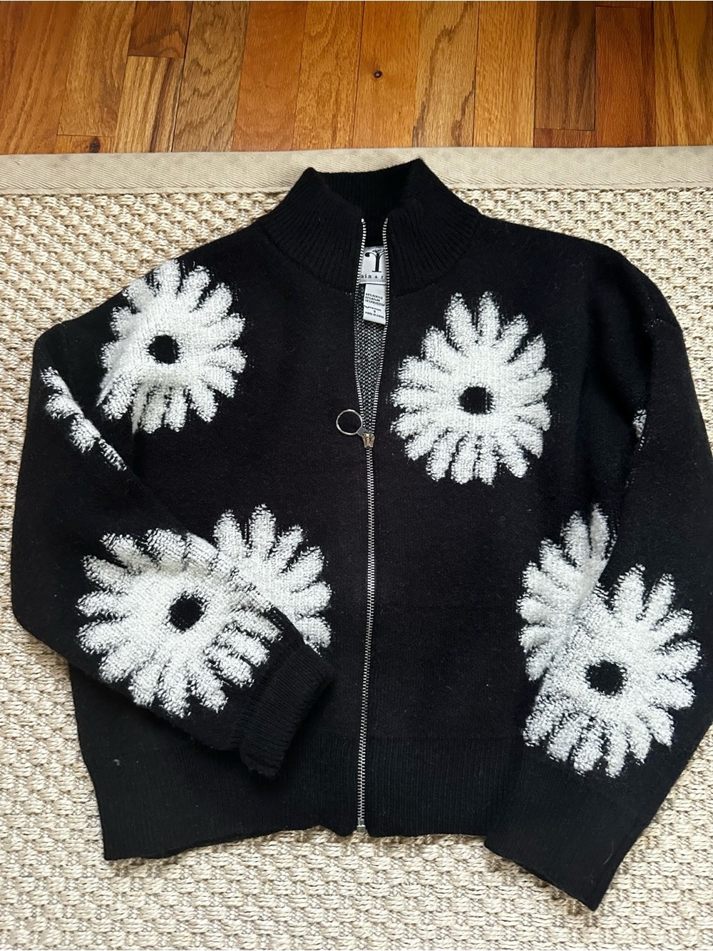 Black Daisy Zip-Front Women's Sweater Jacket